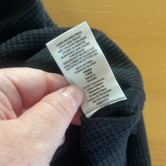 Free people black turtle Henley top XS extra small - Picture 6 of 8